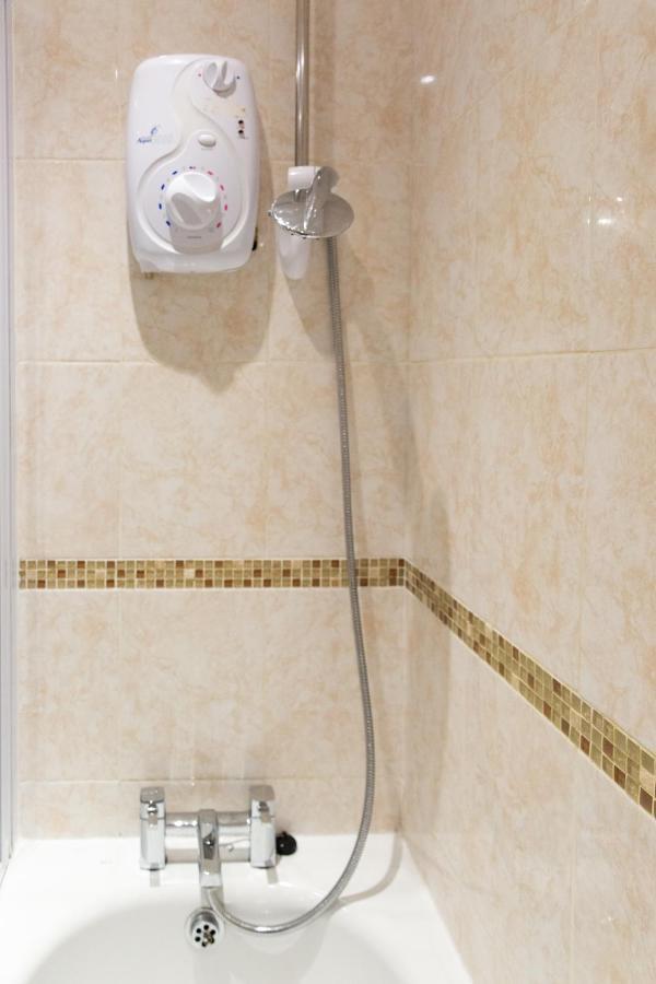 1-Bedroom Apartment With Balcony, Hoddesdon Εξωτερικό φωτογραφία
